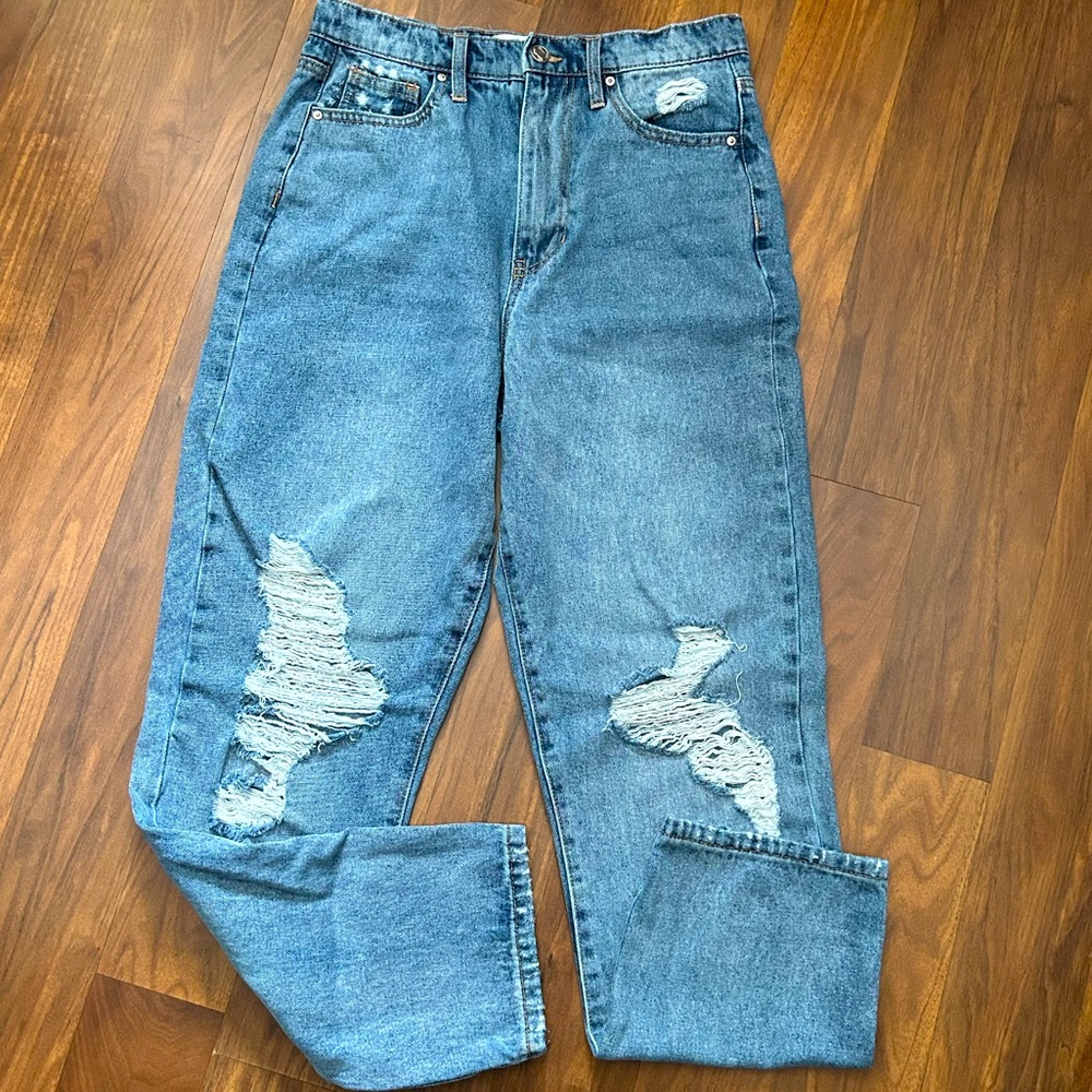 RSQ Juniors Ultra Hight Rise Distressed Baggay Jean Size 7